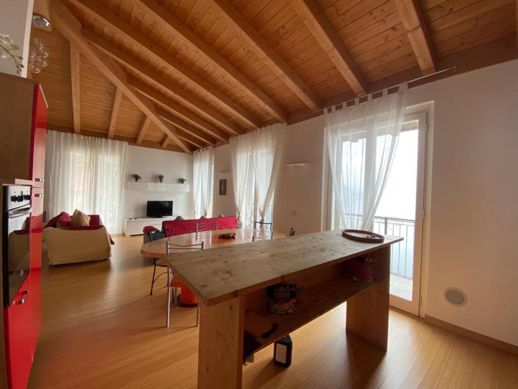 Appartement Luxury Penthouse With Big Terrace à Argegno Extérieur photo