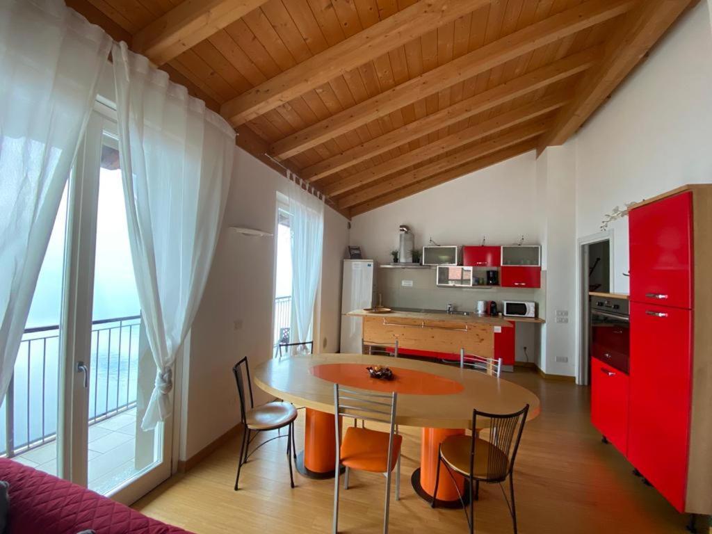 Appartement Luxury Penthouse With Big Terrace à Argegno Extérieur photo