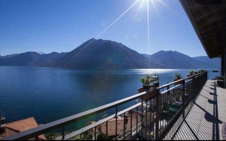 Appartement Luxury Penthouse With Big Terrace à Argegno Extérieur photo